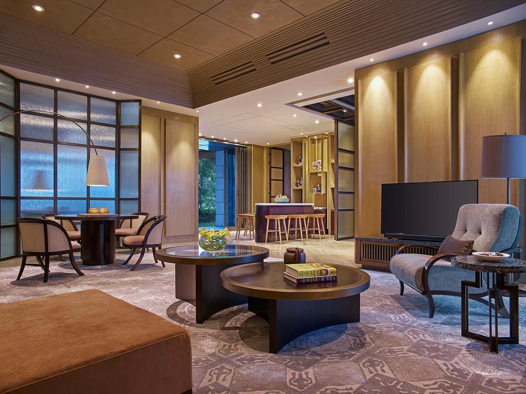 New World Guiyang Hotel Exterior photo